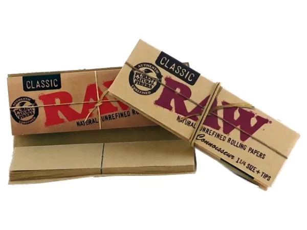 RAW Classic Raw Connoisseur papers 1 and 1 quarter plus tips 32 sheets plus 32 cranks